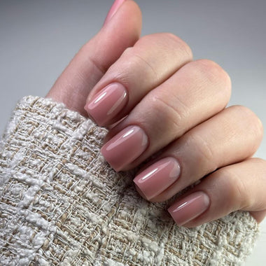 UGC of a short, square nail set using the Halo HEMA-Free Easi Build gel polish in shade 'Meringue'