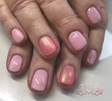 Pink and glitter nail set using the Halo gel polish shade 'Pink Shimmer' 