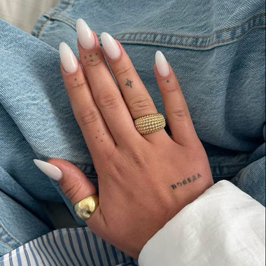 milky white nails (1).jpg__PID:828fe7dc-c217-48e5-b86c-71036ec42db9