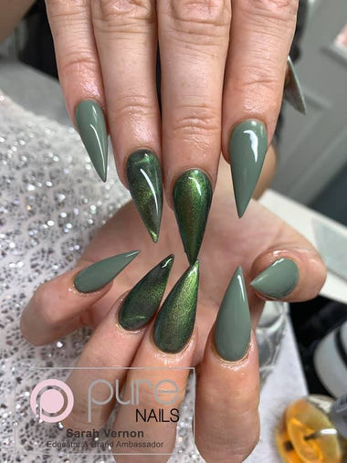 Stiletto nail set using the Halo gel polish shade 'Potion'