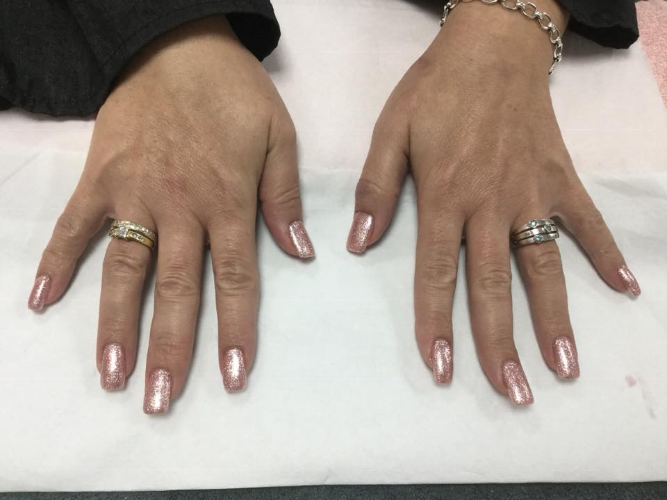 
            
                Load image into Gallery viewer, Halo Gel Polish 8ml Rose Gold Sparkle
            
        