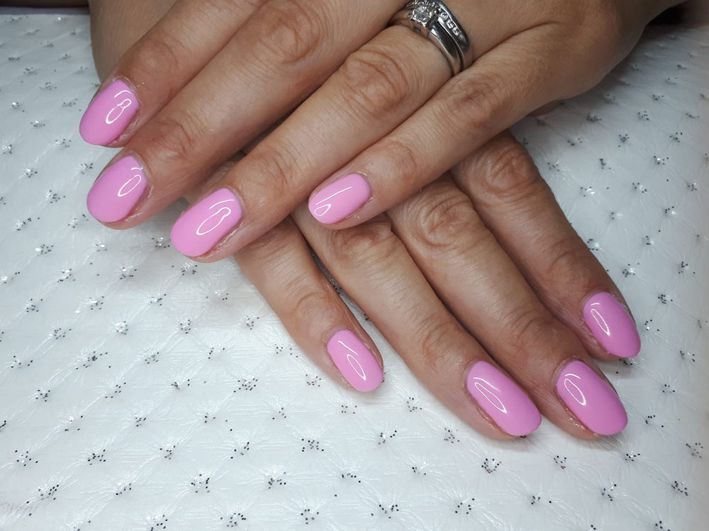 bubblegum pink nails